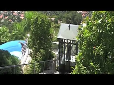 Vidéo : Ascenseur incliné privé / Funiculaire